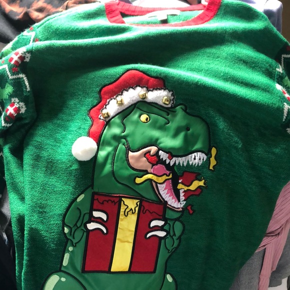 Christmas Sweater - Picture 1 of 3